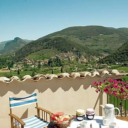 Borgo San Valentino Hotel 4*